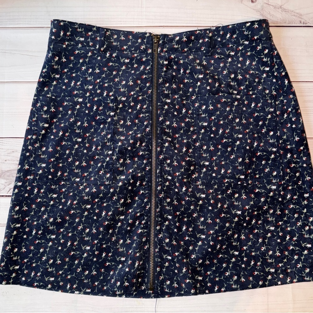 Chance Navy Floral Corduroy Mini Skirt – Size Large 🌸 Cute Spring Casual